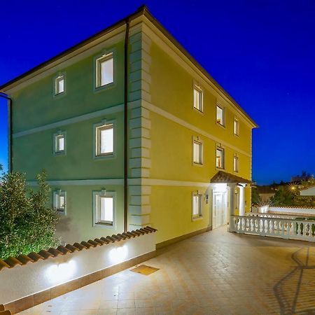 Apartments Lulic Crikvenica Luaran gambar