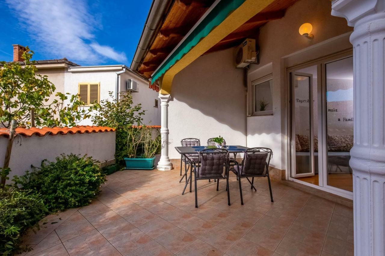 Apartments Lulic Crikvenica Luaran gambar